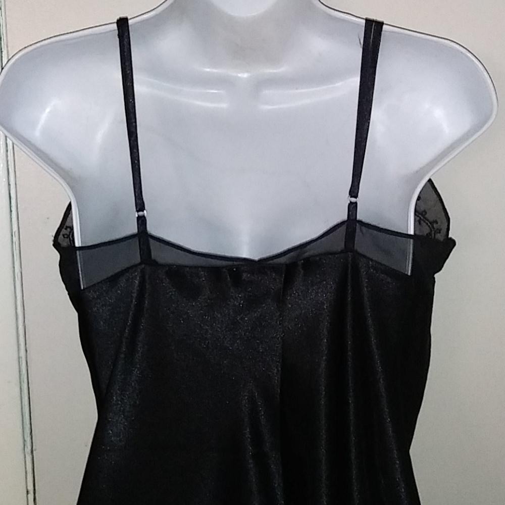 Halston slip - Picture 3 of 4